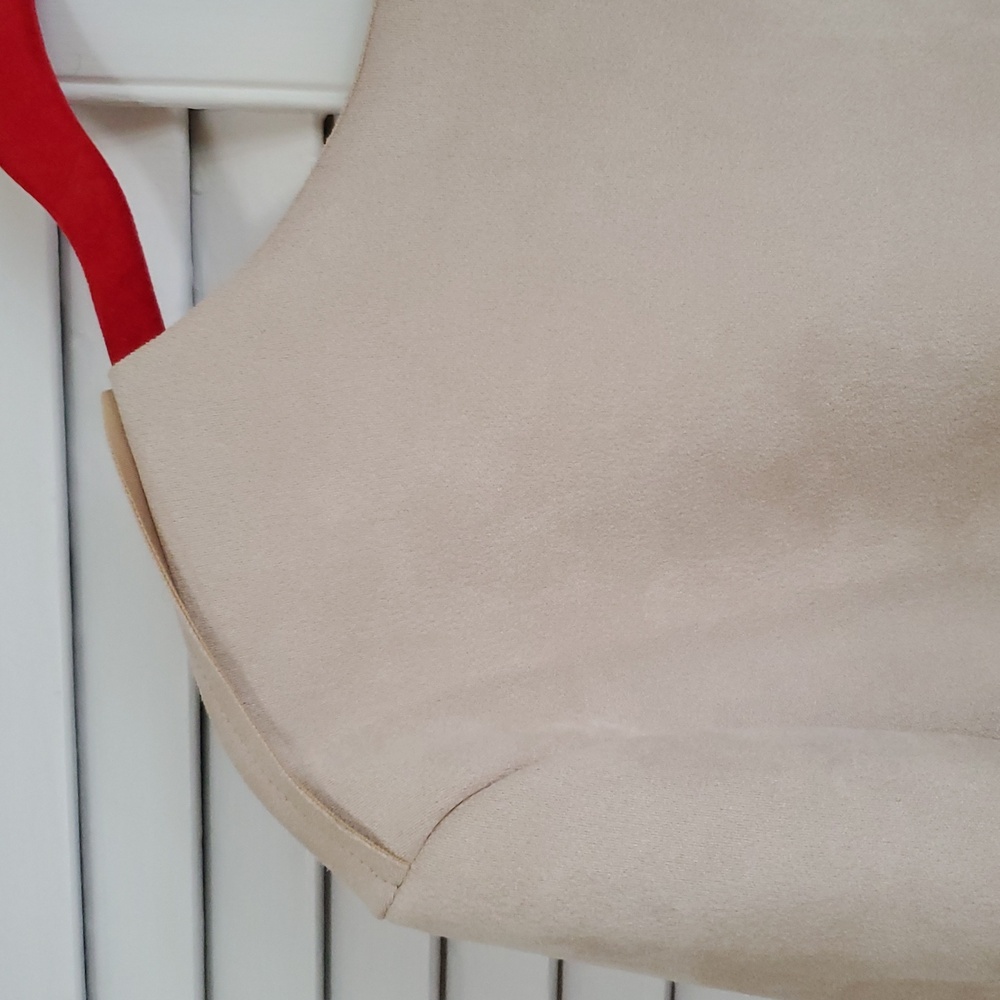 Elegant Cream Women's Top - Picture 3 of 8